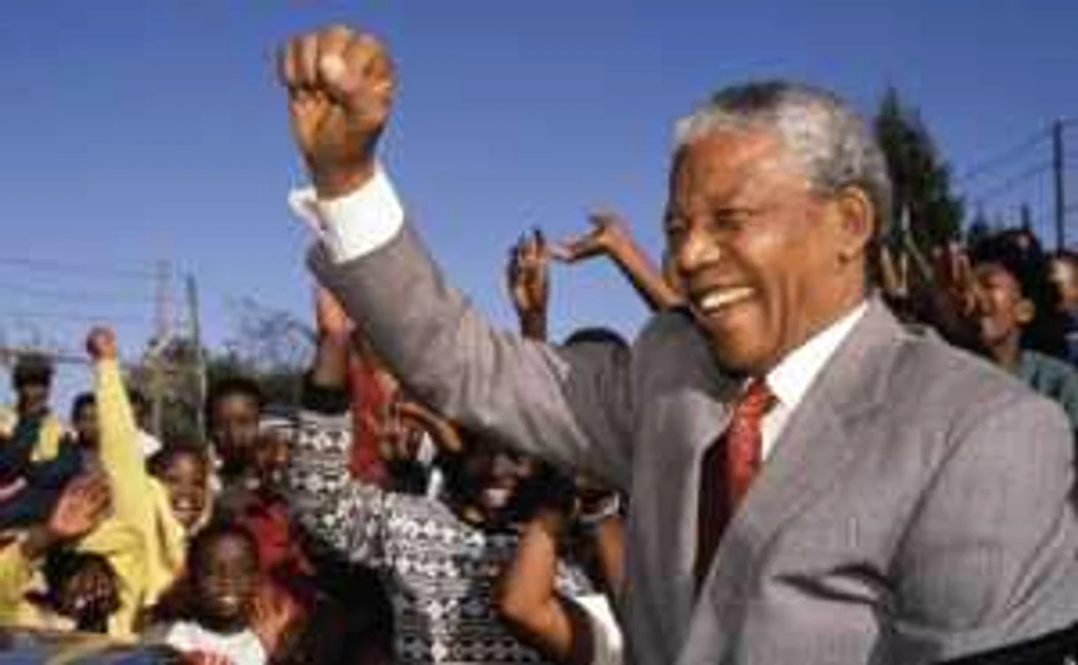 Nelson Mandela este internat de opt zile într-un spital din capitala sud-africană