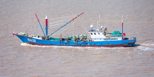 Barca de pescuit chineză FOTO shutterstock jpg