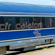vagon cfr calatori tren foto shutterstock