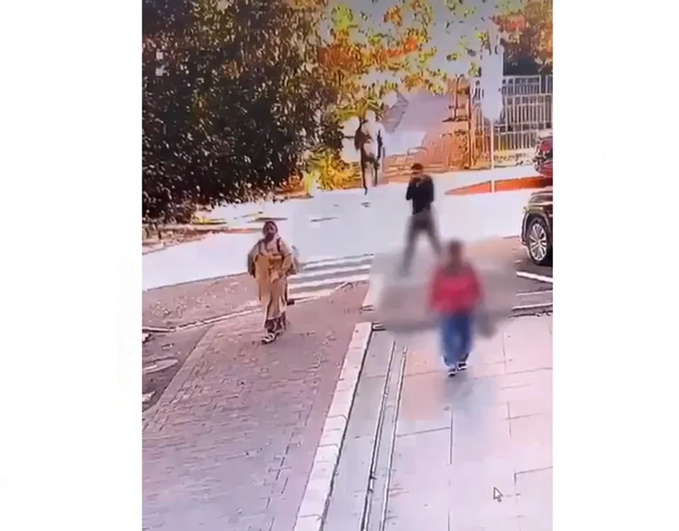 Hoții și victima, imediat după furt. FOTO captură video
