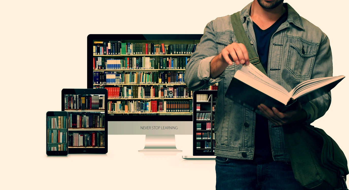Manualul digital a fost introdus în România de mai bine de un deceniu.