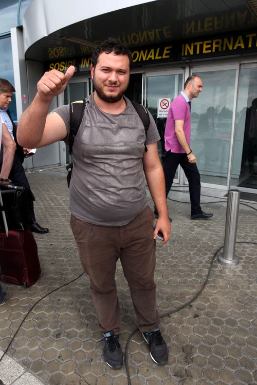 Călin e fericit că a ajuns teafăr acasă