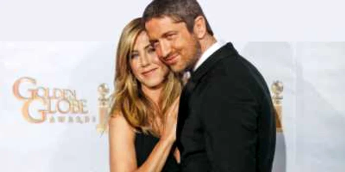 Jennifer Aniston, într-o postură provocatoare alături de Gerard Butler 