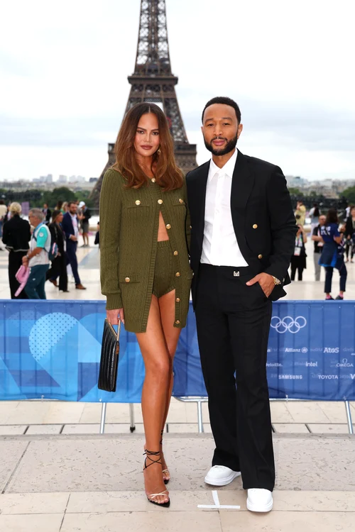 Chrissy Teigen, alături de soțul ei, John Legend, la deschiderea Jocurilor Olimpice 2024