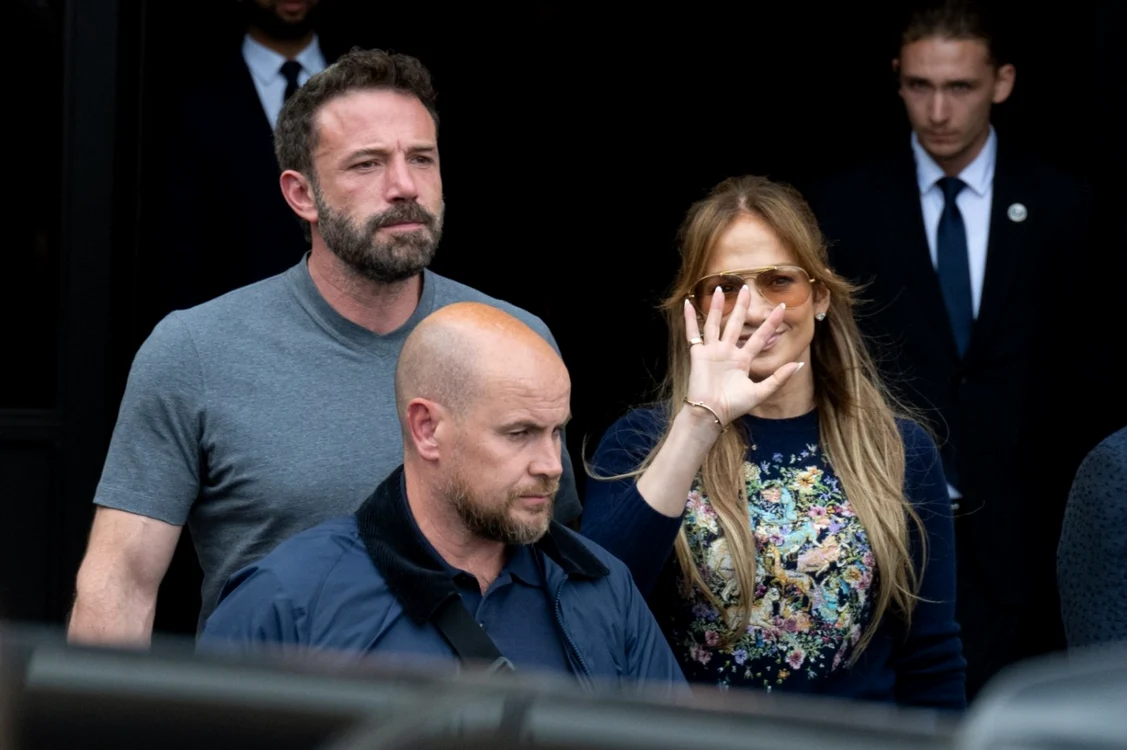 Ben şi Jennifer se răsfaţă la Paris ( Foto: Profimedia)