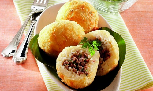 chiftelute de orez umplute cu carne jpeg