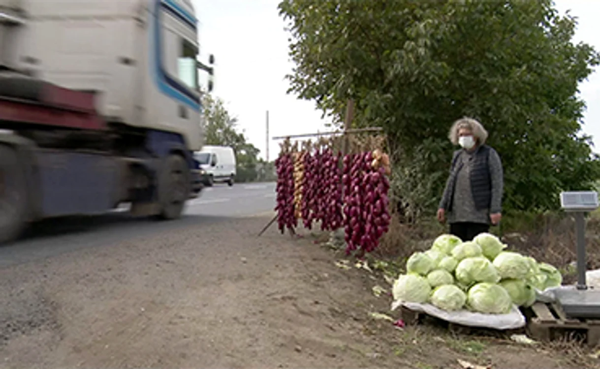 
    Călătorii au posibilitatea să-şi umple portbagajul cu varză  