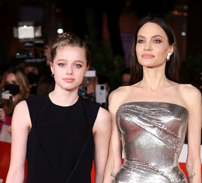 
    Shiloh și Angelina Jolie, împreună pe covorul roșuFoto: Getty Images  