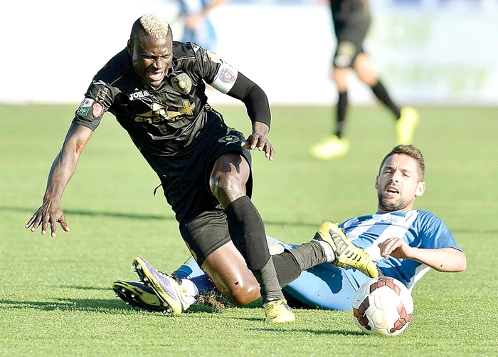 N’Doye a ieşit şifonat de pe terenFoto: Răzvan Păsărică