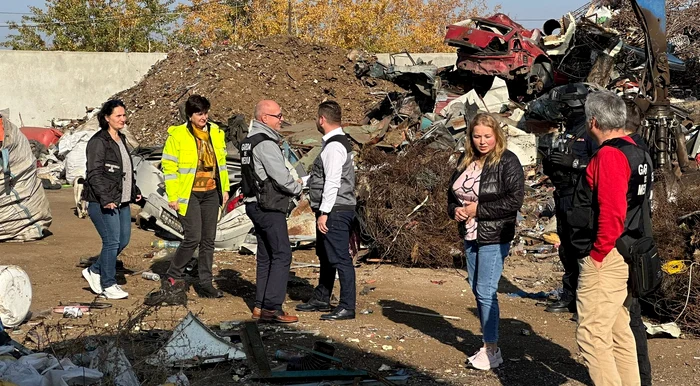 Comisarii de mediu au dat din nou amenzi la Slobozia Bradului FOTO: CGM