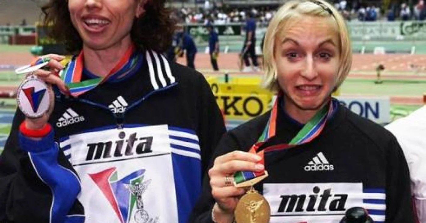 Retrase din activitate de ceva ani, cele două foste mari atlete revin în atenţia presei internaţionale