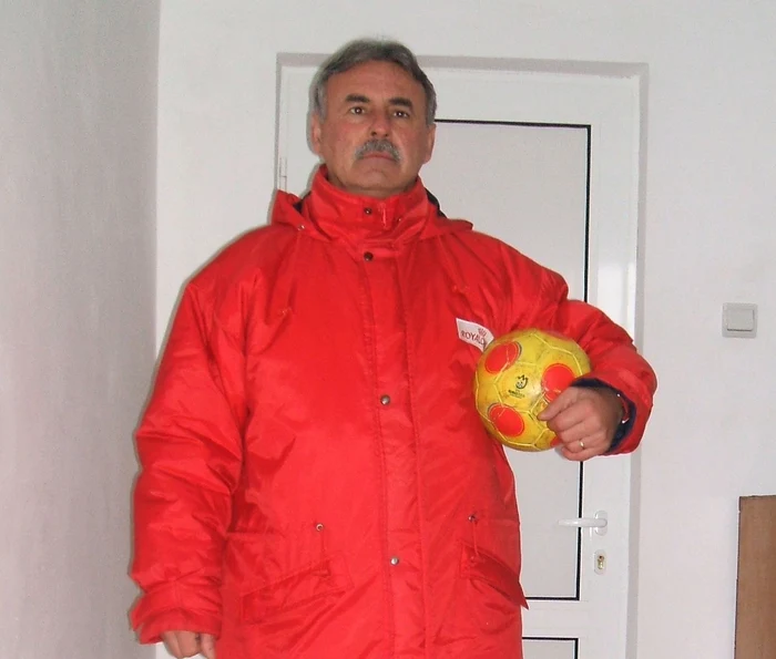 Petrache Gurguiatu a reuşit să menţină pe linia de plutire echipa de futsal 