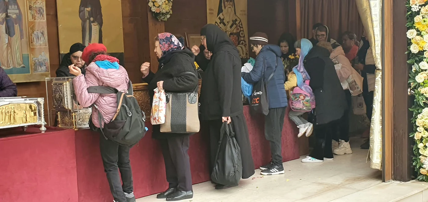 Moaște în altarul din curtea Patriarhiei după Calea Sfinților 2026
