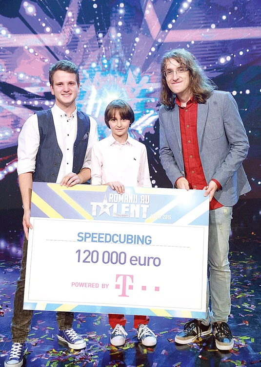 Flavian Glonţ (stânga), Cristian Leana şi Martin Fronescu au câştigat 40.000 de euro de căciulă la PRO TV