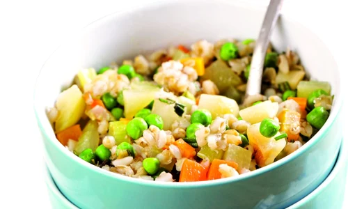 salata orez legume jpeg