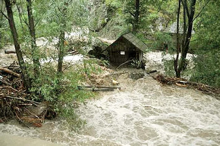 Râurile au ieșit din matcă în  Gătaia, Timiș