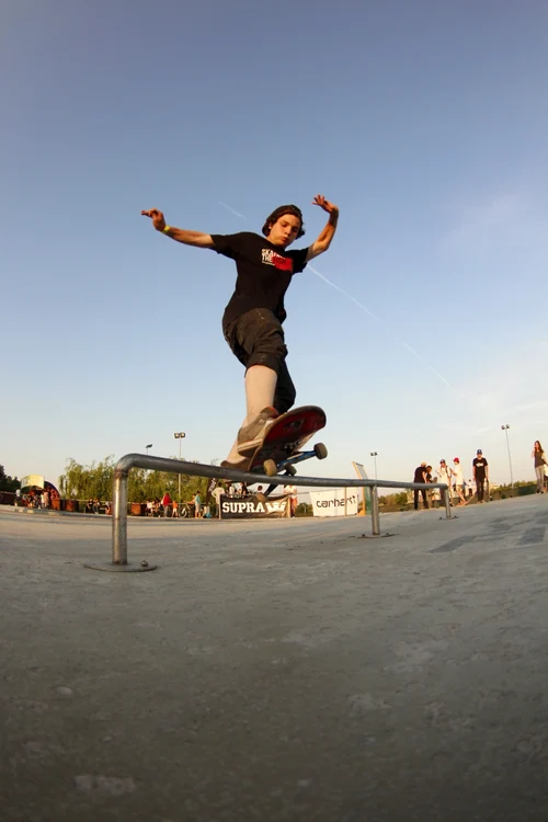 Skaterii din Bucureşti organizează numeroase concursuri de profil FOTO: skatemap.ro