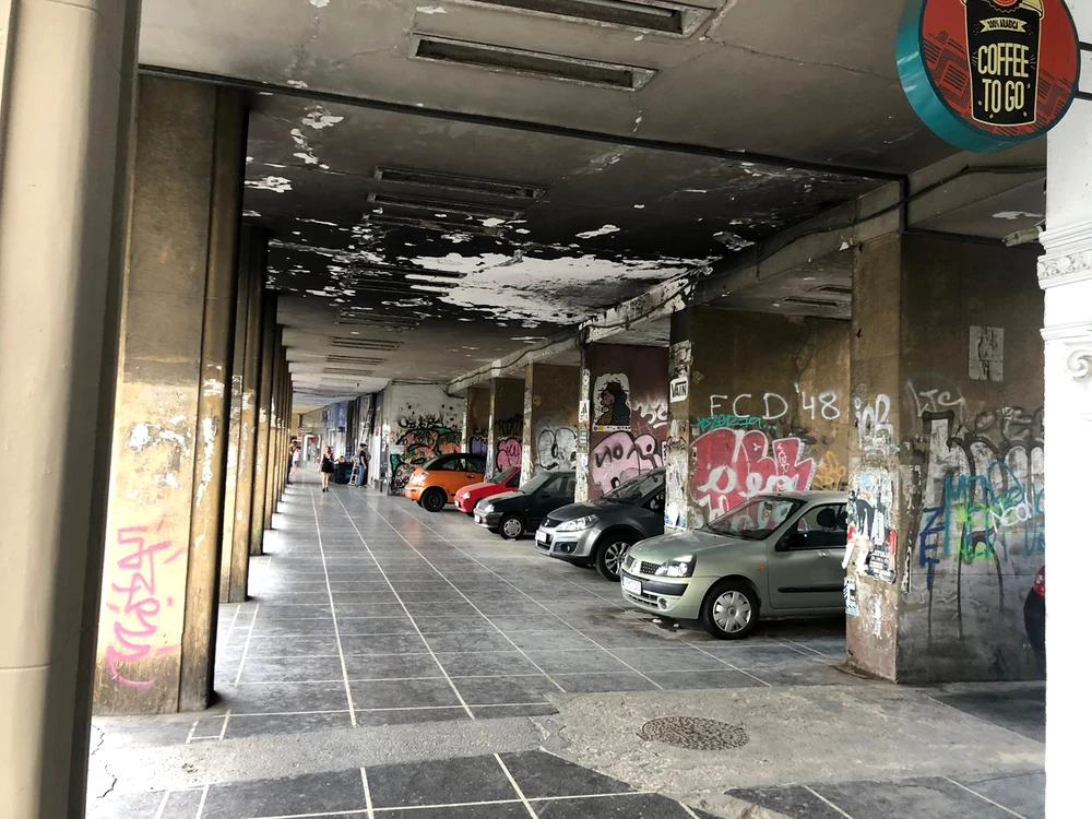 Acest gang situat vis-a-vis de Sala Palatului va deveni o pictură uriașă după Street DeliveryFoto: streetdelivery-facebook