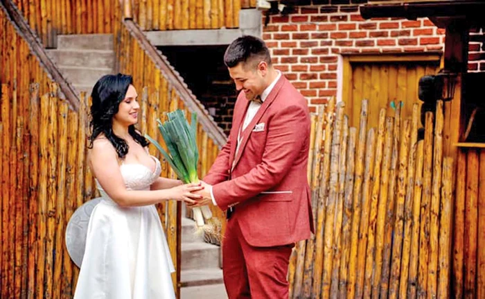 
    Alături de Ileana, la cununia civilă   