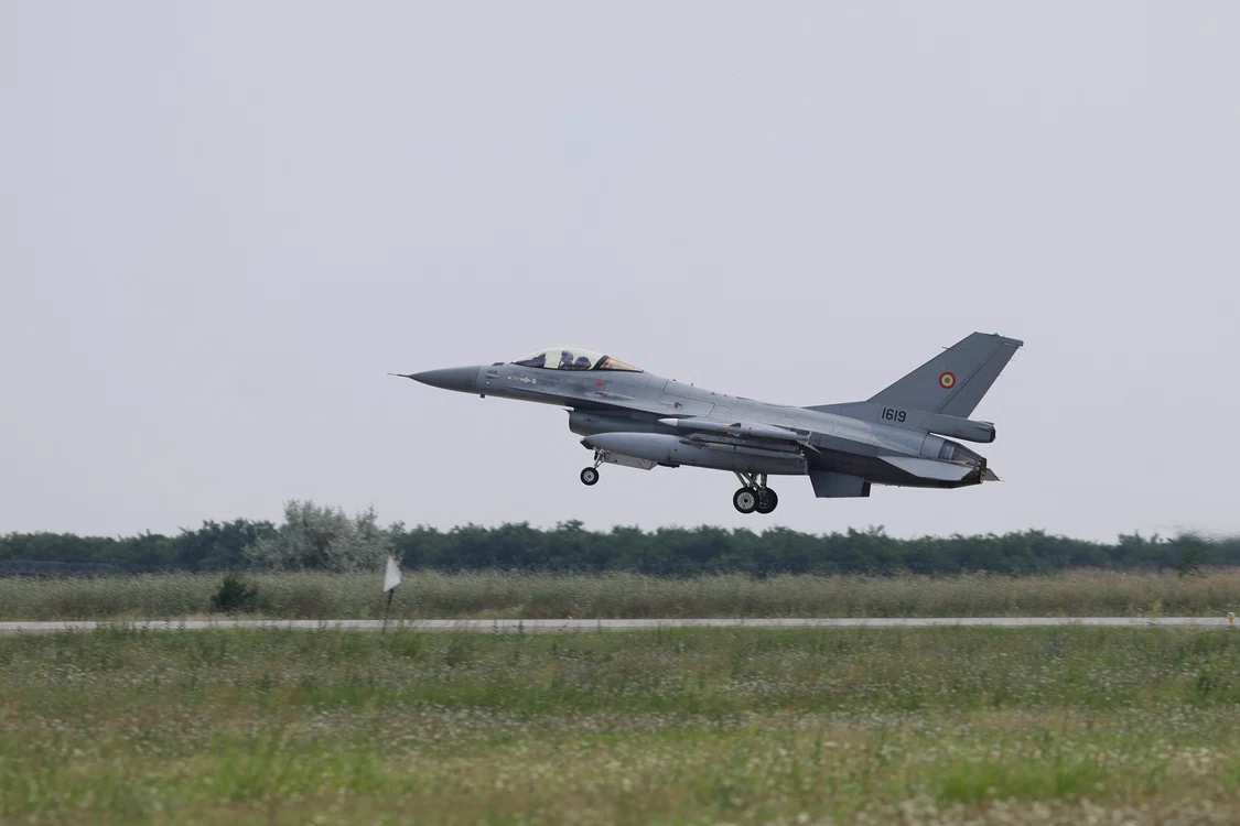 f-16