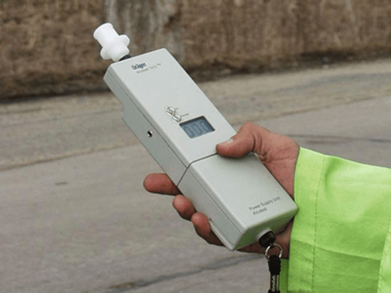 Un șofer din Botoșani a fost prins beat la volan, iar după câteva ore a fost oprit din nou. Surpriză uriașă a polițiștilor: avea alcoolemia și mai mare 