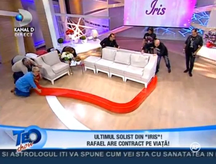 Teo a trecut la împins canapeaua (captură: Kanal D)