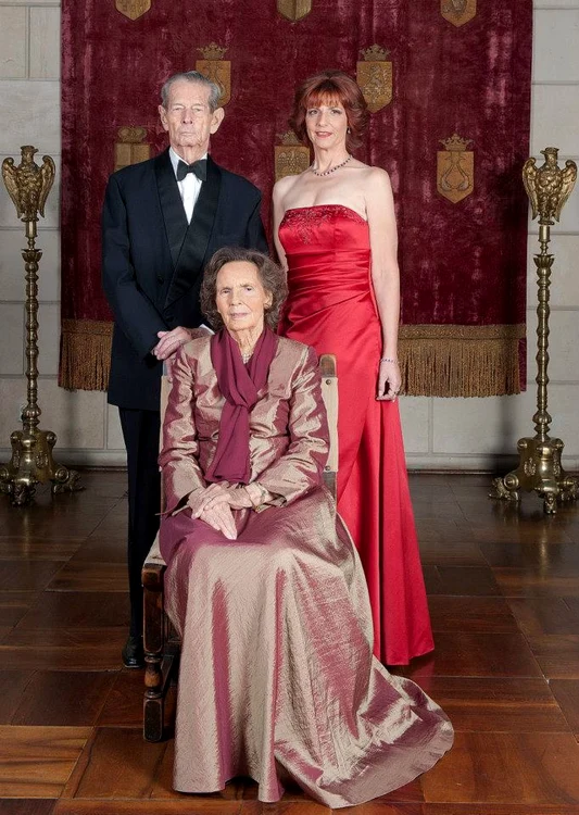 Regina Ana, Regele Mihai, alături de Principesa Maria