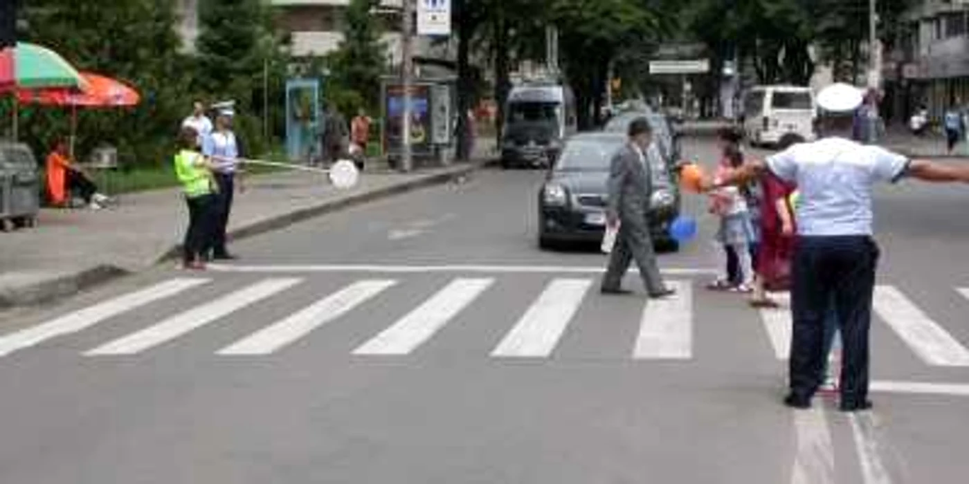 Atenţie brăileni: învăţaţi-vă copiii să traverseze corect!
