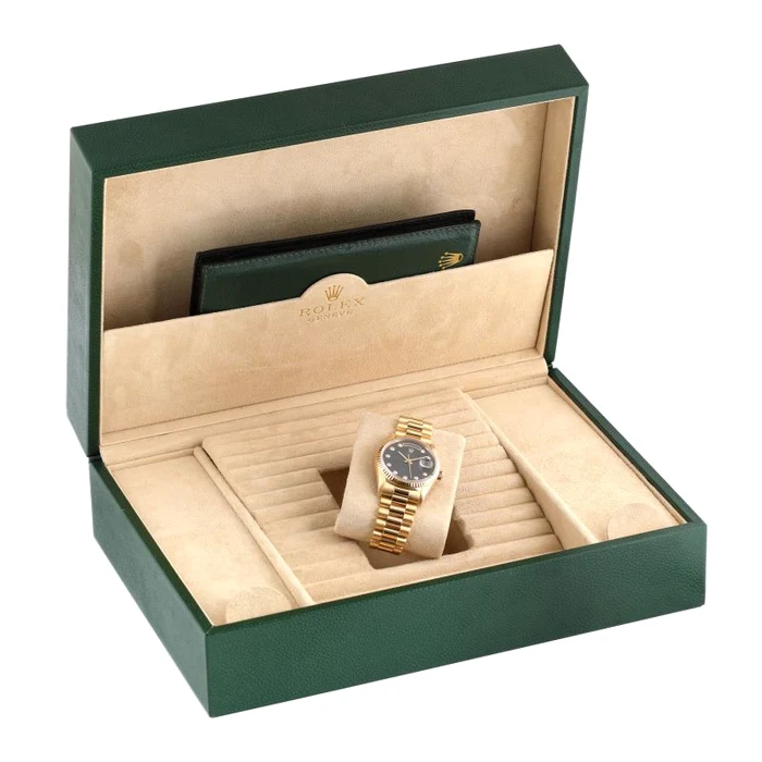 Ceasul a fost primit de Iliescu de la un emir arab