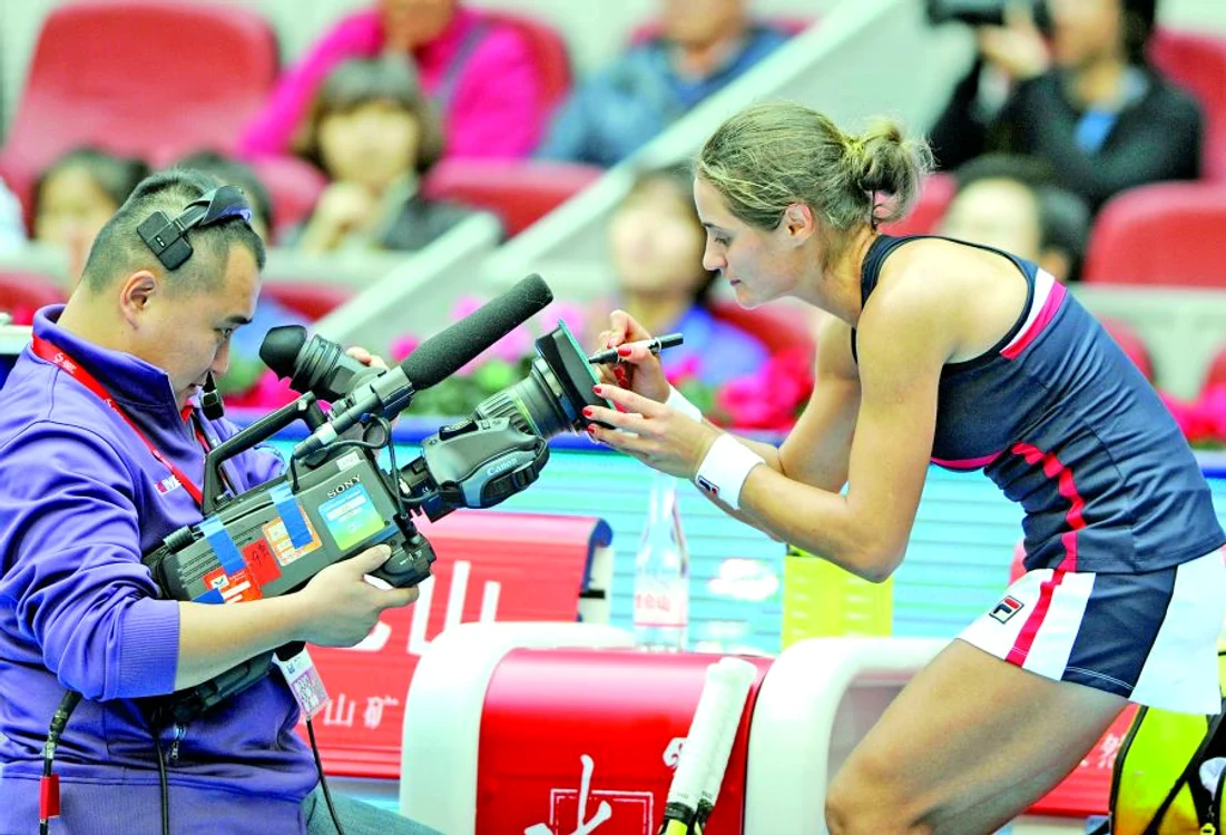 Pentru calificarea  în finală, Monica va juca, astăzi, împotriva nemţoaicei  Andreea Petkovic (fotografii: AFP)