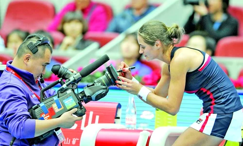 Pentru calificarea  în finală, Monica va juca, astăzi, împotriva nemţoaicei  Andreea Petkovic (fotografii: AFP) jpeg