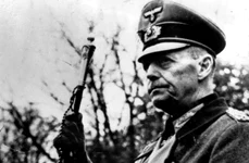Generalul care a condus trupele germane în Normandia: «Încheiați pacea, idioților! Ce altceva mai puteți face?» jpeg