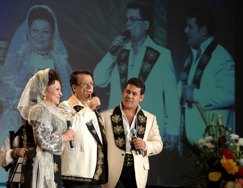 Maria Ciobanu, Ion Dolănescu și Ionuț Dolănescu, la concertul din 2006