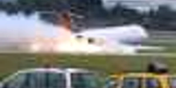VIDEO Germania: Un avion cu 87 de persoane la bord a aterizat forţat la Stutgart