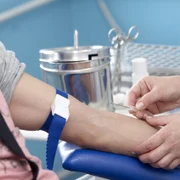 analize medicale recoltare sange injectie seringa spital doctor pacient shutterstock 22283923 jpeg