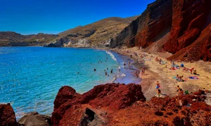 plaja rosie santorini getty jpg