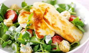 salata cu branza la gratar jpeg
