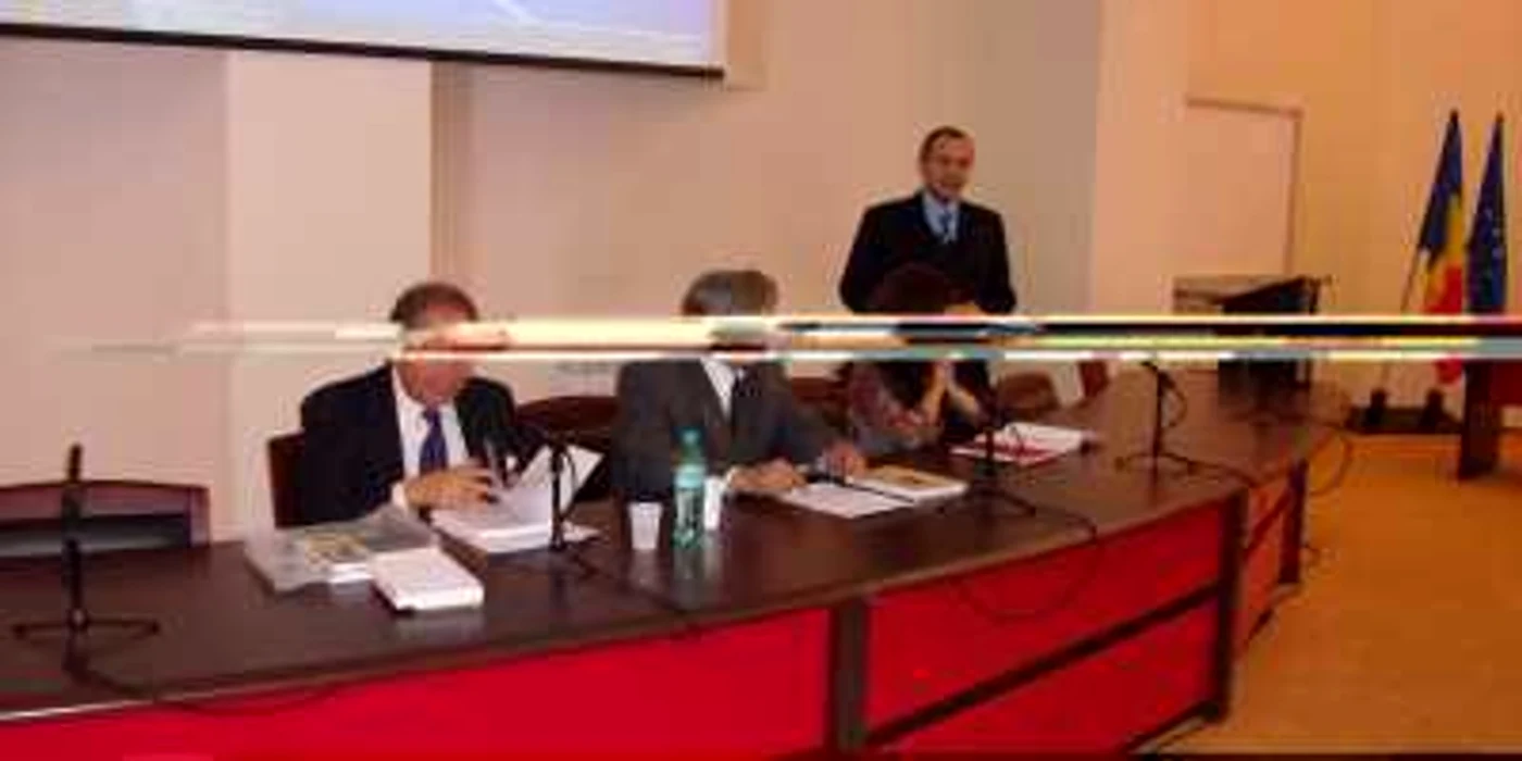 Ciclul de conferinţe a început la ora 10.00