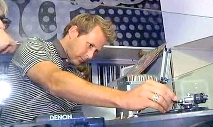 Mendieta s-a apucat  de muzică după ce  a terminat cariera de  fotbalist profesionist