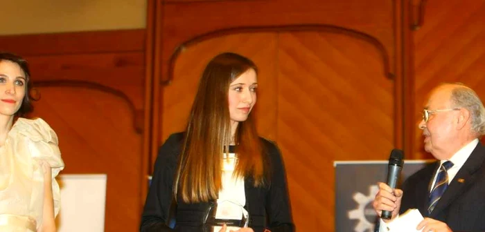 Marele Premiu de la Gala LSRS, Studentul Român al Anului din Străinătate, a fost câştigat de Ada Raluca Popa FOTO: Marian Iliescu