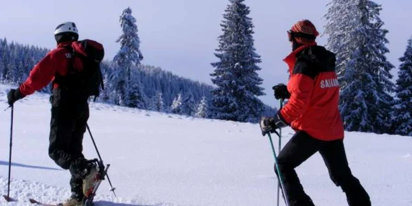 O sută de turişti accidentaţi pe pârtiile din Bihor