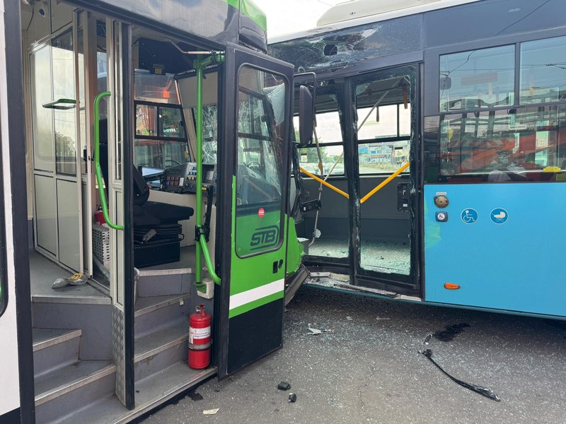 Accident între un tramvai și un autobuz în Sectorul 5 al Capitalei: șase persoane internate în spital