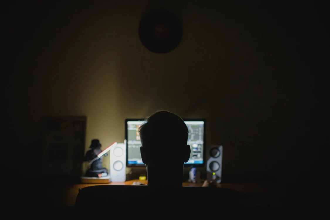 Persoane necunoscute au postat filme porno în timpul orelor online şi i-au deranjat pe elevii unui liceu din Cluj. FOTO Pixabay