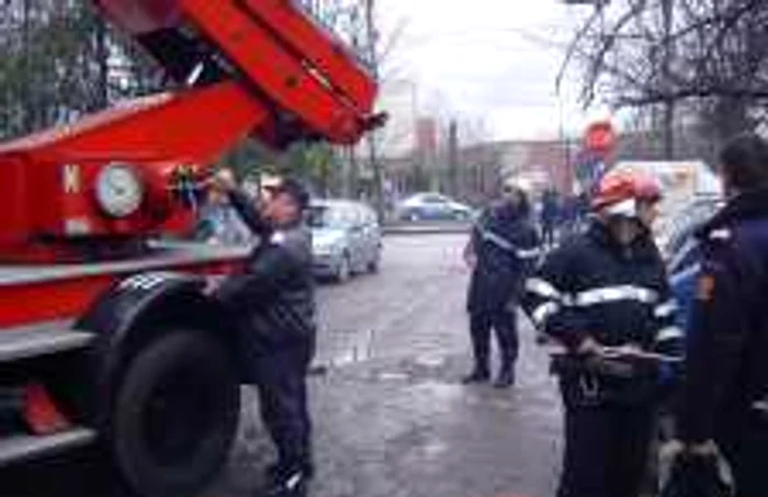 Intervenţia pompierilor a dus la salvarea timişorenilor puşi în situaţia să ajungă sinistraţi