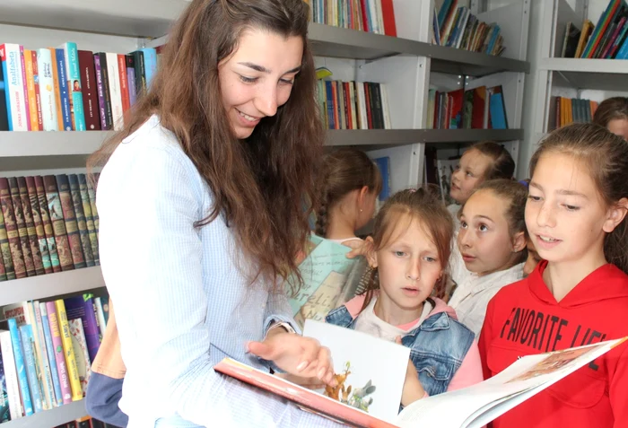 Bibliobuzul din Bistrița-Năsăud FOTO Biblioteca „George Coșbuc“