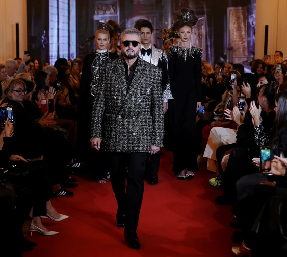 Prezentare Catalin Botezatu la Paris Fashion Week la hotelul Ritz PR (5) JPG
