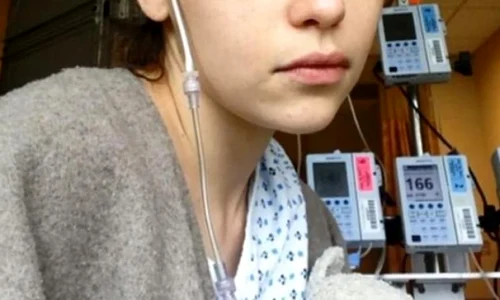Emilia Clarke a fost operată pe creier jpeg