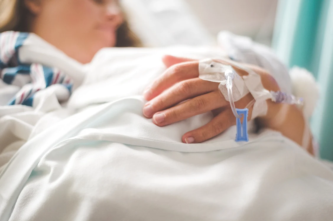 Femeia suferă de cancer gastric FOTO Unsplash