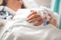 pacienta femeie spital unsplash jpg