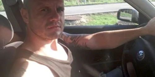 Tânărul a fost ucis în plină stradă u o baionetă 